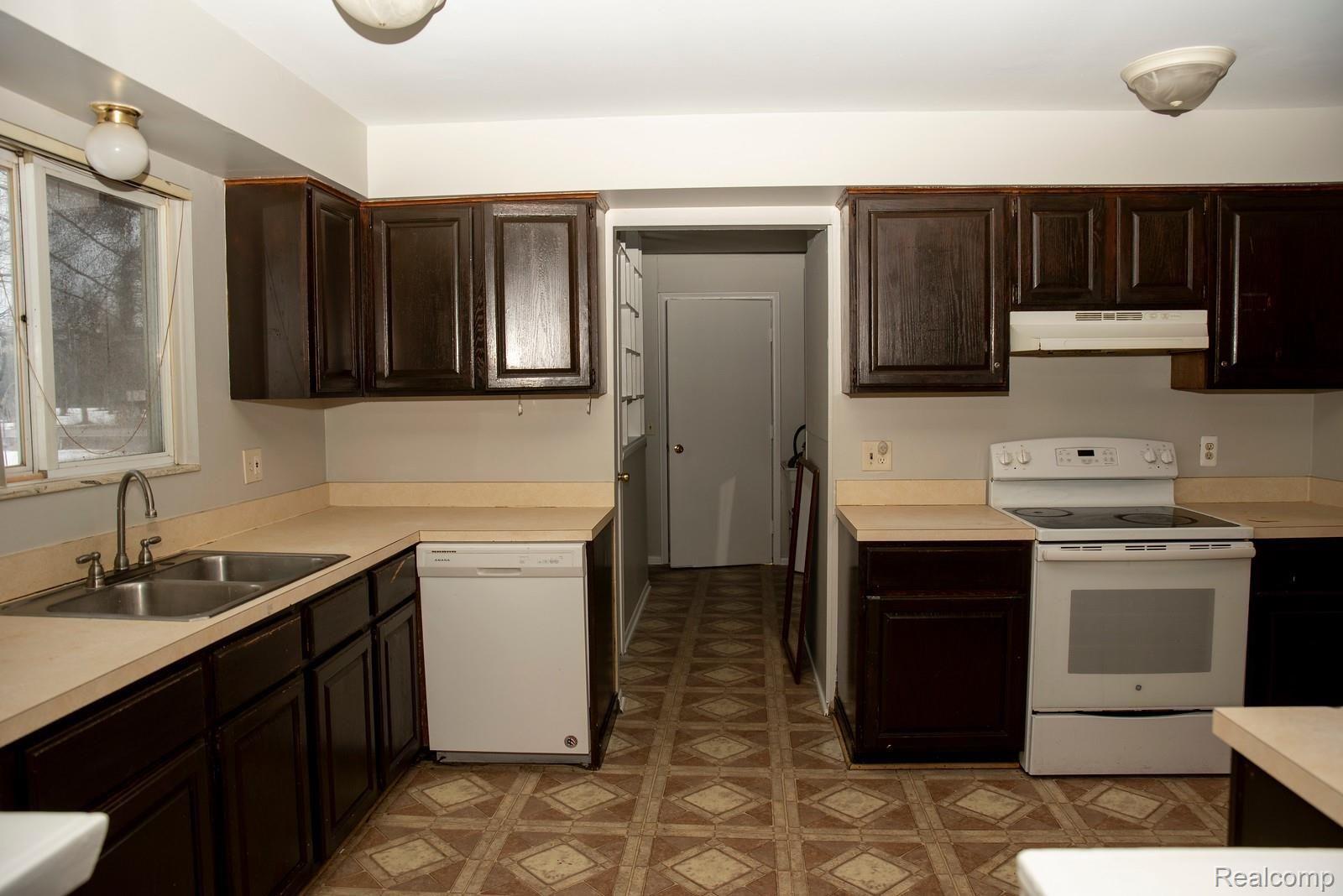 3800 Canton Ctr Road Canton, MI 48188 - Photo 11 of 41 9.jpg
