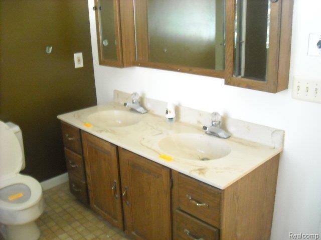 12240 White Lake Road Fenton, MI 48430 - Photo 12 of 24 DSCN5172