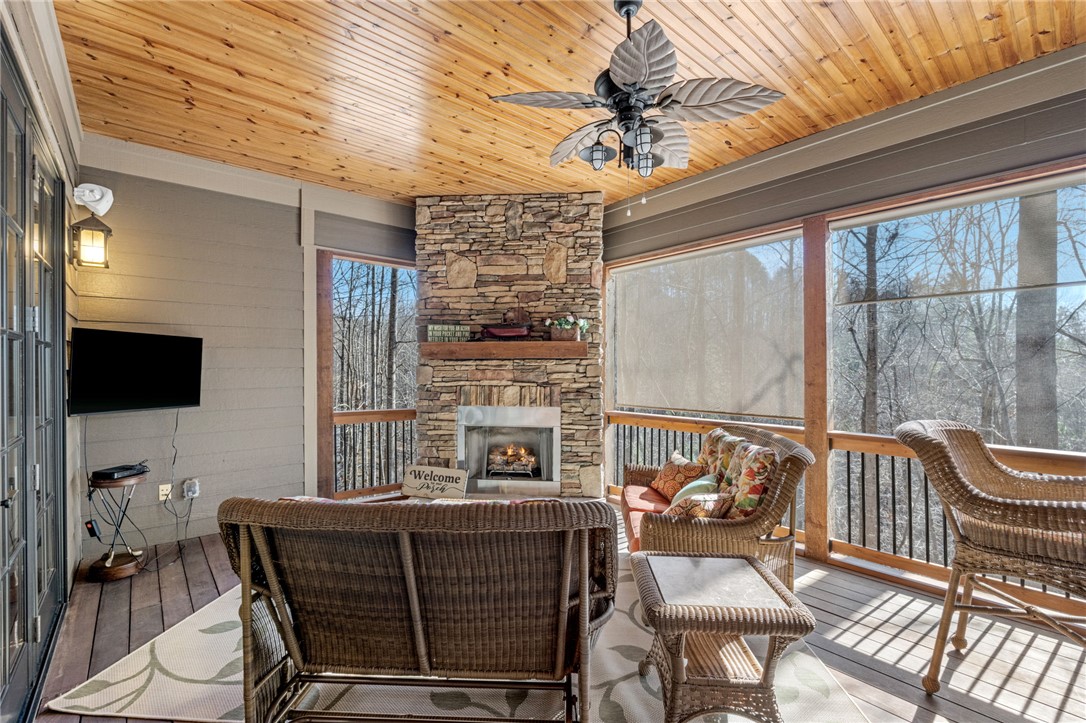 811 Top Ridge Drive Sunset, SC 29685 - Photo 18 of 48