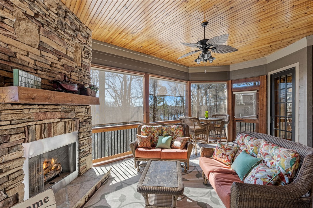 811 Top Ridge Drive Sunset, SC 29685 - Photo 19 of 48