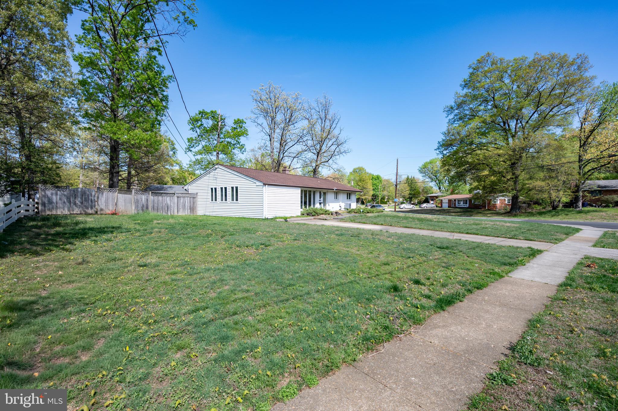 6820 Constance Drive Springfield, VA 22150 - Photo 37 of 46 Large Corner Lot