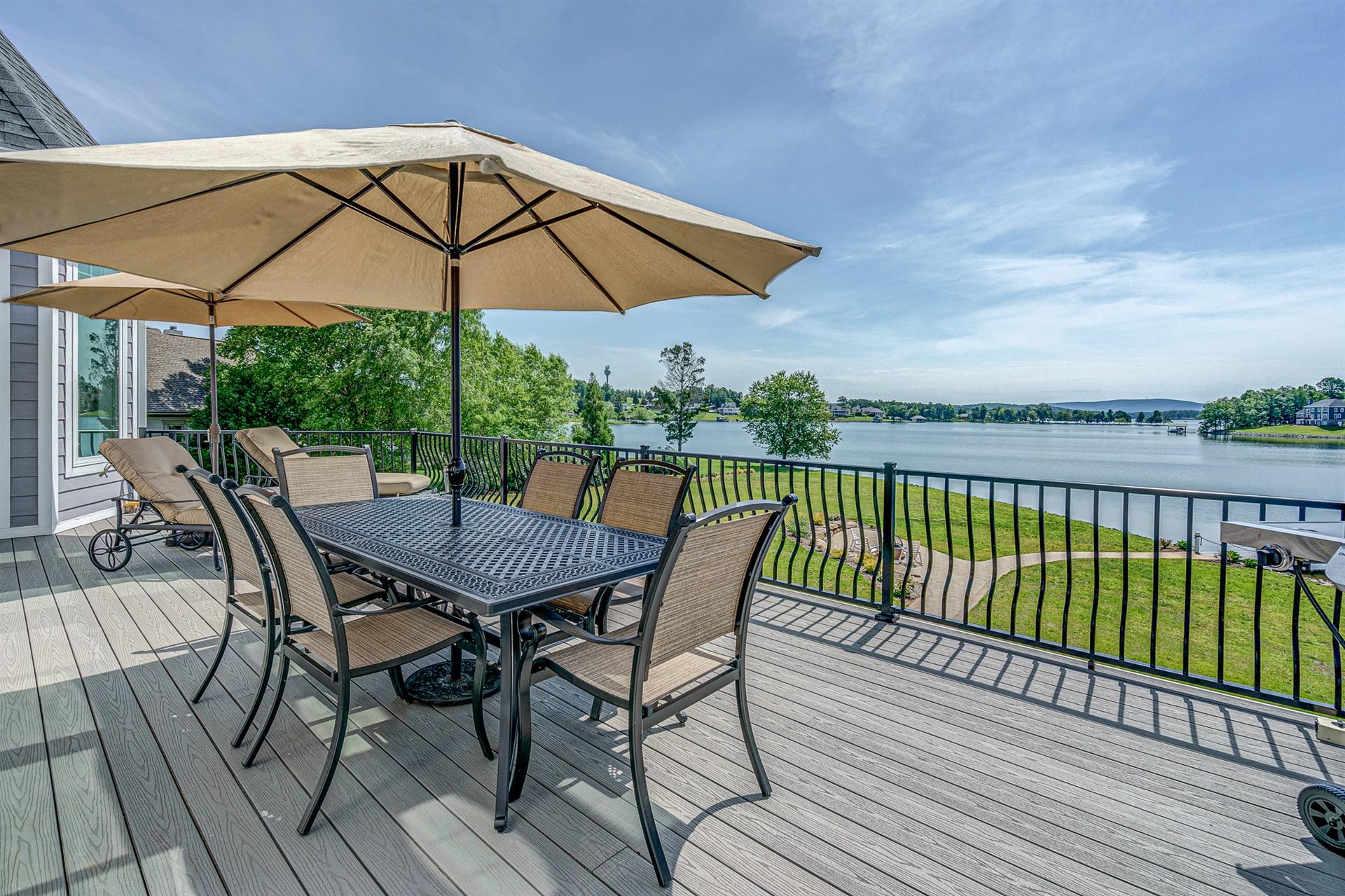 39 Mango Road Moneta, VA 24121 - Photo 50 of 90 a view of a deck with furniture and yard