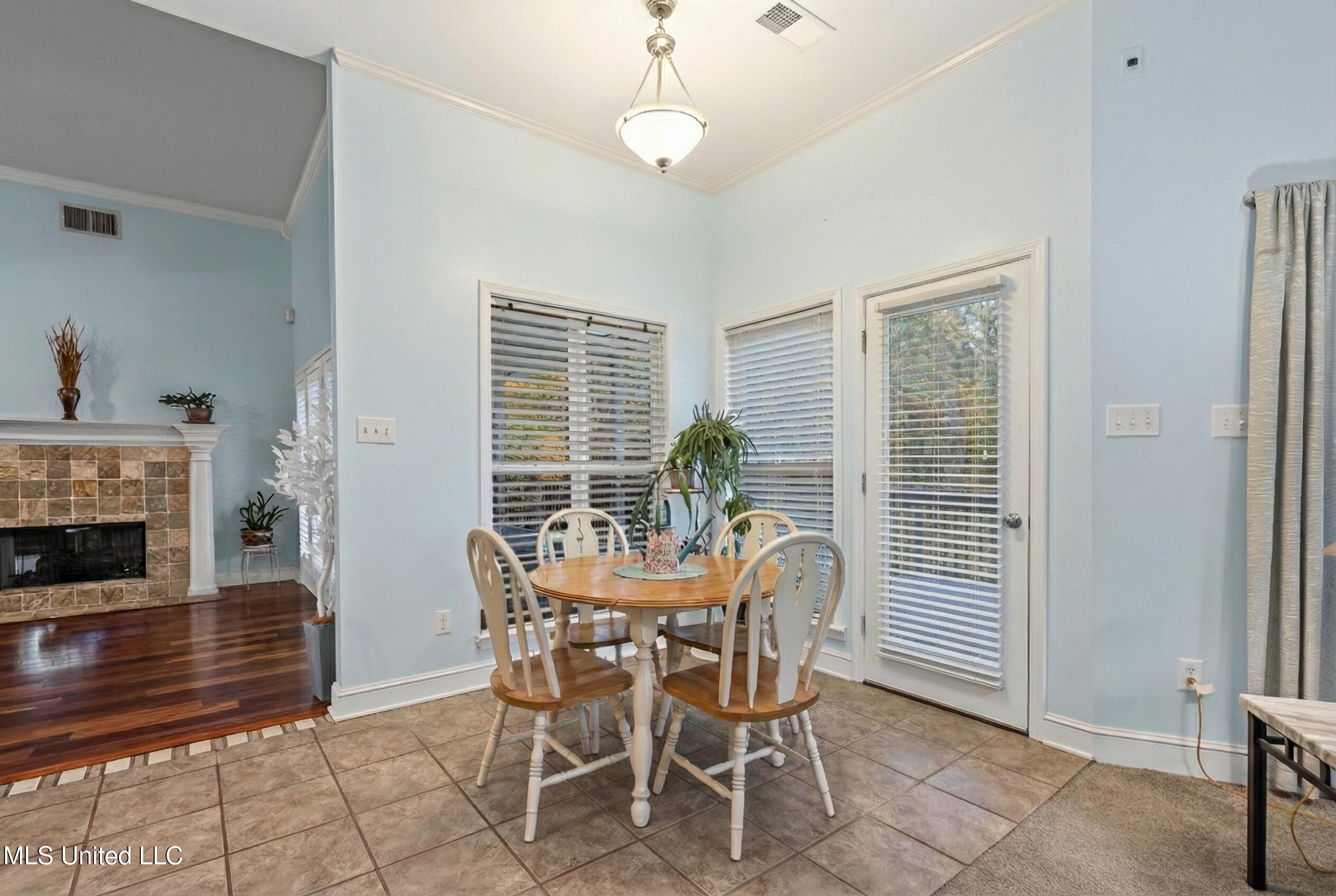 420 Buck Cove Hernando, MS 38632 - Photo 13 of 38 Eat-In Area