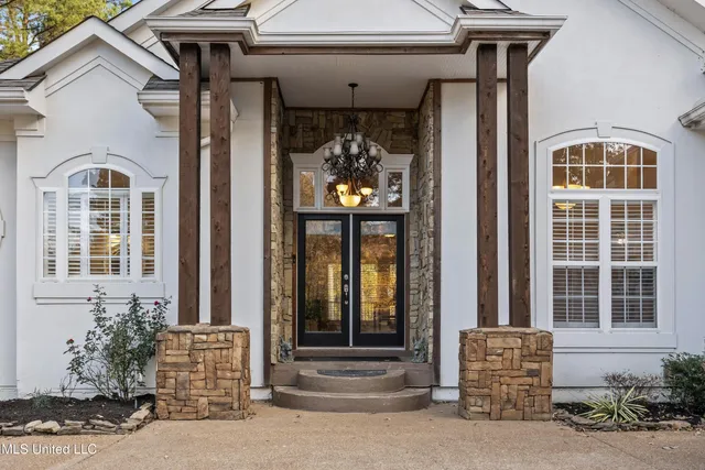 $615,000 | 420 Buck Cove, Hernando, MS 38632