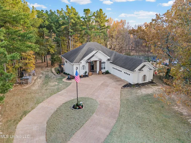 $615,000 | 420 Buck Cove, Hernando, MS 38632