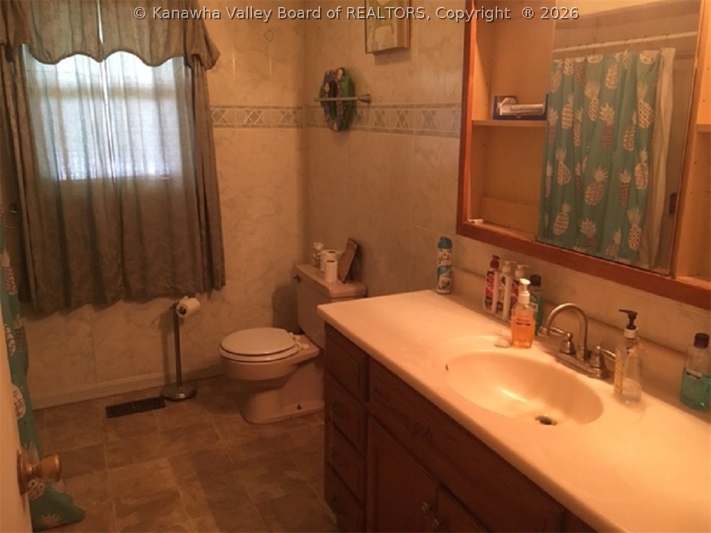 280 Graham Station Road Letart, WV 25253 - Photo 8 of 9 Gallery Image 8