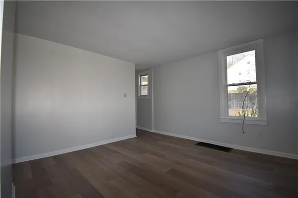 $1,095 | 111 Dewey Street, Pittsburgh, PA 15223