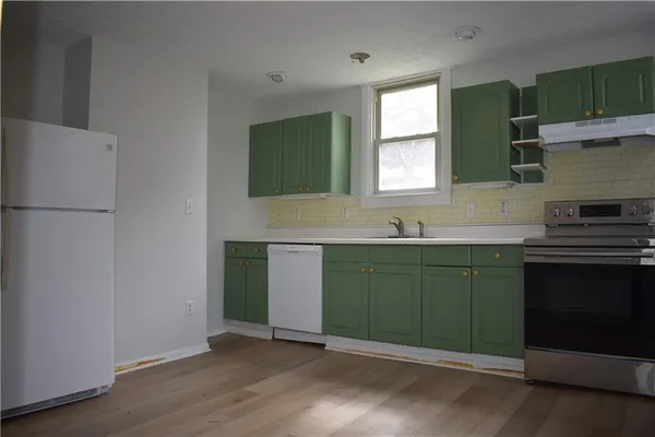 $1,095 | 111 Dewey Street, Pittsburgh, PA 15223