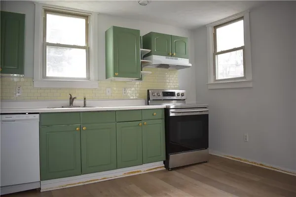 $1,095 | 111 Dewey Street, Pittsburgh, PA 15223
