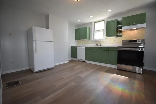 $1,095 | 111 Dewey Street, Pittsburgh, PA 15223