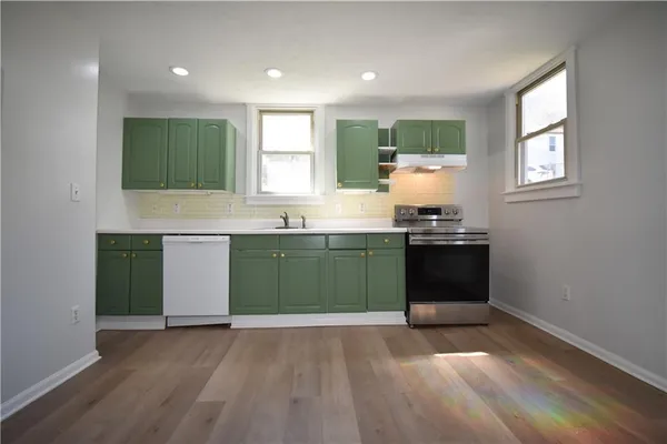 $1,095 | 111 Dewey Street, Pittsburgh, PA 15223