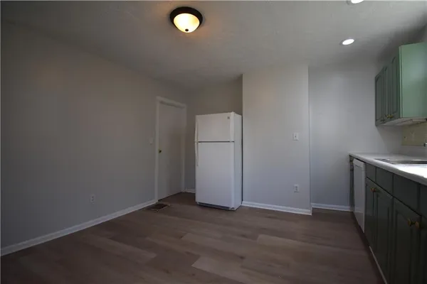 $1,095 | 111 Dewey Street, Pittsburgh, PA 15223