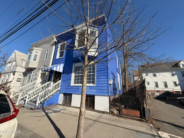 $1,600 | 184 Quail Street, Unit 1, Albany, NY 12203