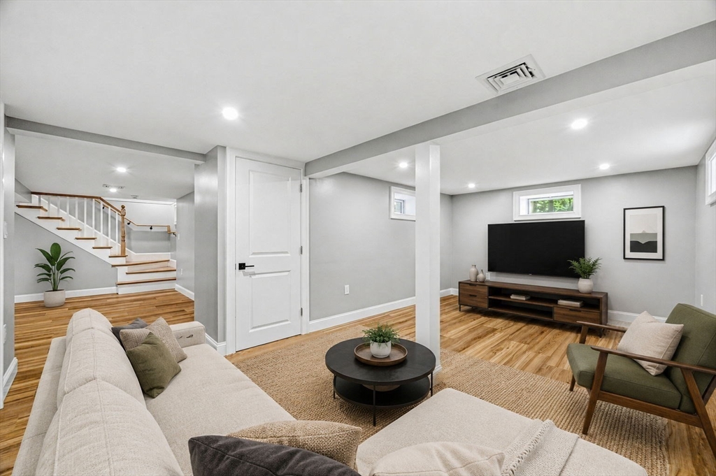 63 Russell Road Wellesley, MA 02482 - Photo 32 of 42