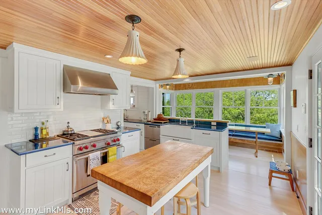 $19,500,000 | 104 Old Herring Creek Road, West Tisbury, MA 02568