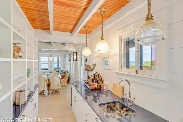 $19,500,000 | 104 Old Herring Creek Road, West Tisbury, MA 02568