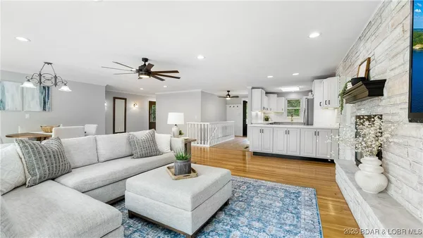$750,000 | 288 Oak Ridge Drive, Lake Ozark, MO 65049
