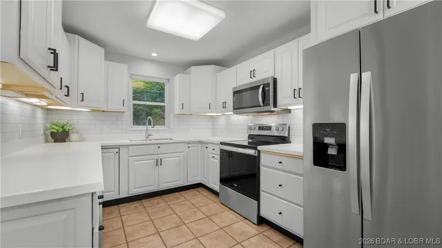 $775,000 | 288 Oak Ridge Drive, Lake Ozark, MO 65049