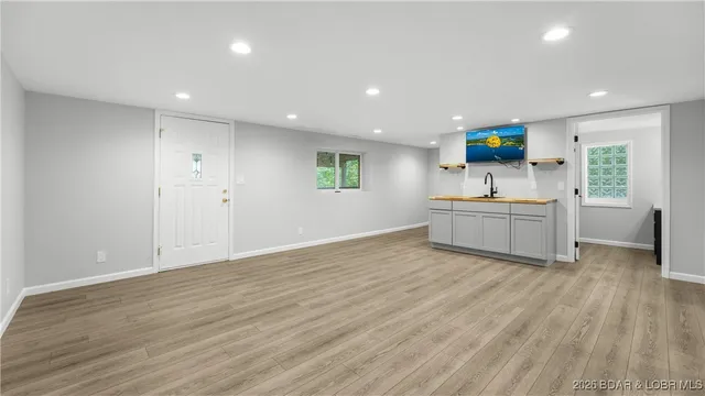 $775,000 | 288 Oak Ridge Drive, Lake Ozark, MO 65049