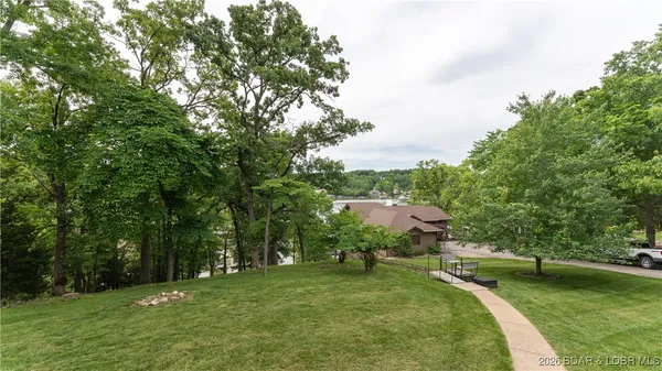 $750,000 | 288 Oak Ridge Drive, Lake Ozark, MO 65049