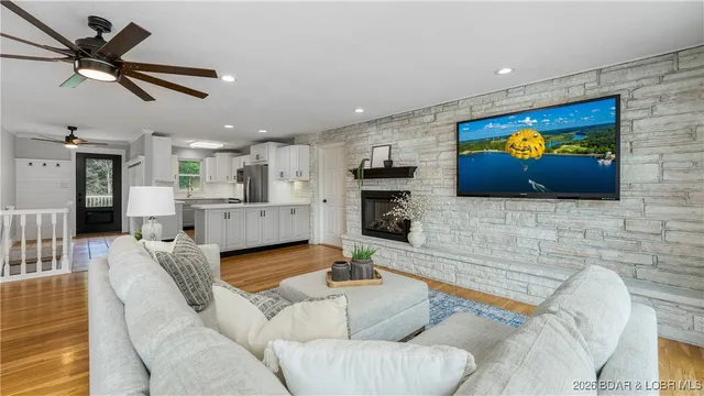 $775,000 | 288 Oak Ridge Drive, Lake Ozark, MO 65049