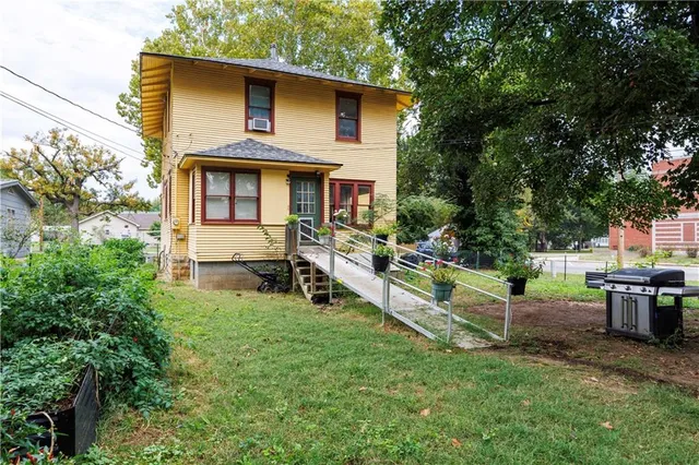 $109,000 | 132 North 7th Street, Fredonia, KS 66736