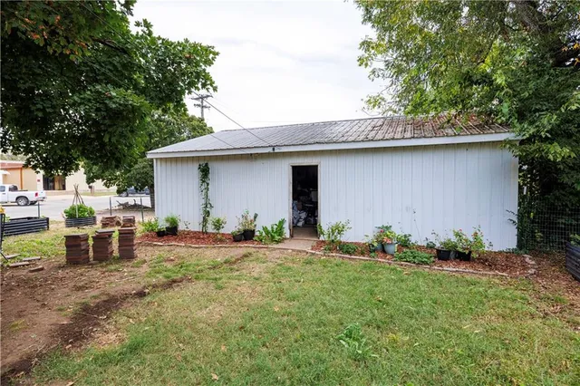 $109,000 | 132 North 7th Street, Fredonia, KS 66736