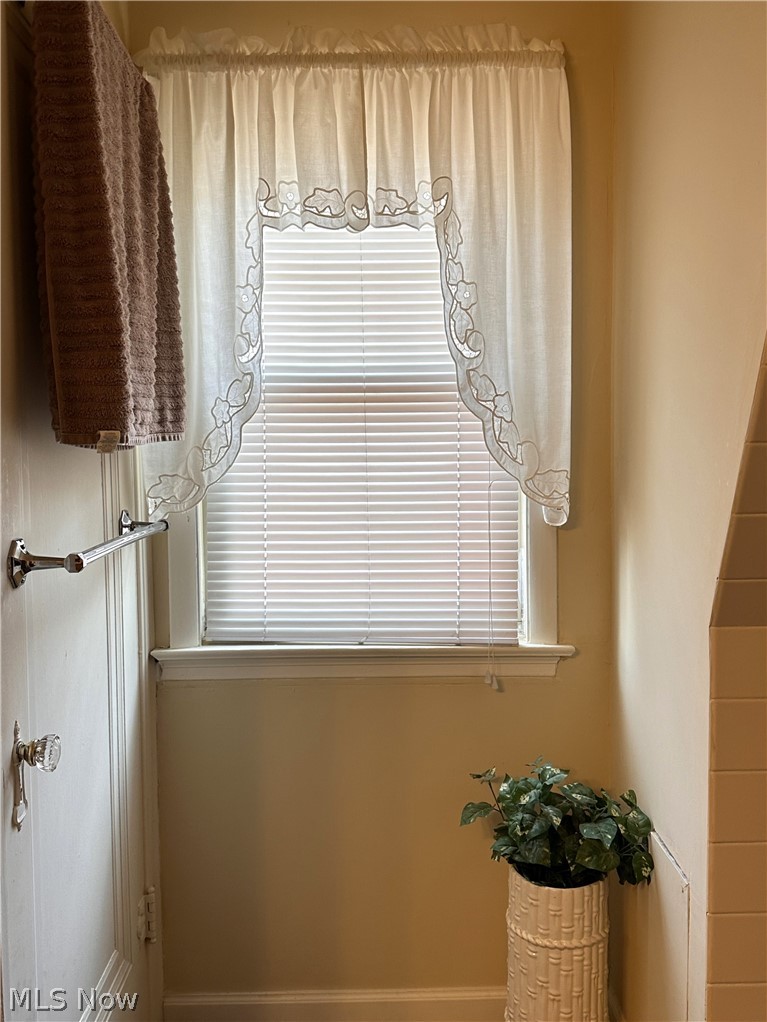 417 Butler Road Northeast Warren, OH 44483 - Photo 21 of 26 View of bathroom