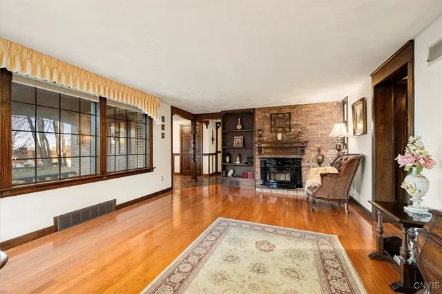 $395,000 | 107 Sedgewick Park, New Hartford, NY 13413