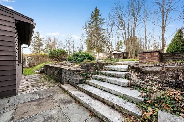 $395,000 | 107 Sedgewick Park, New Hartford, NY 13413