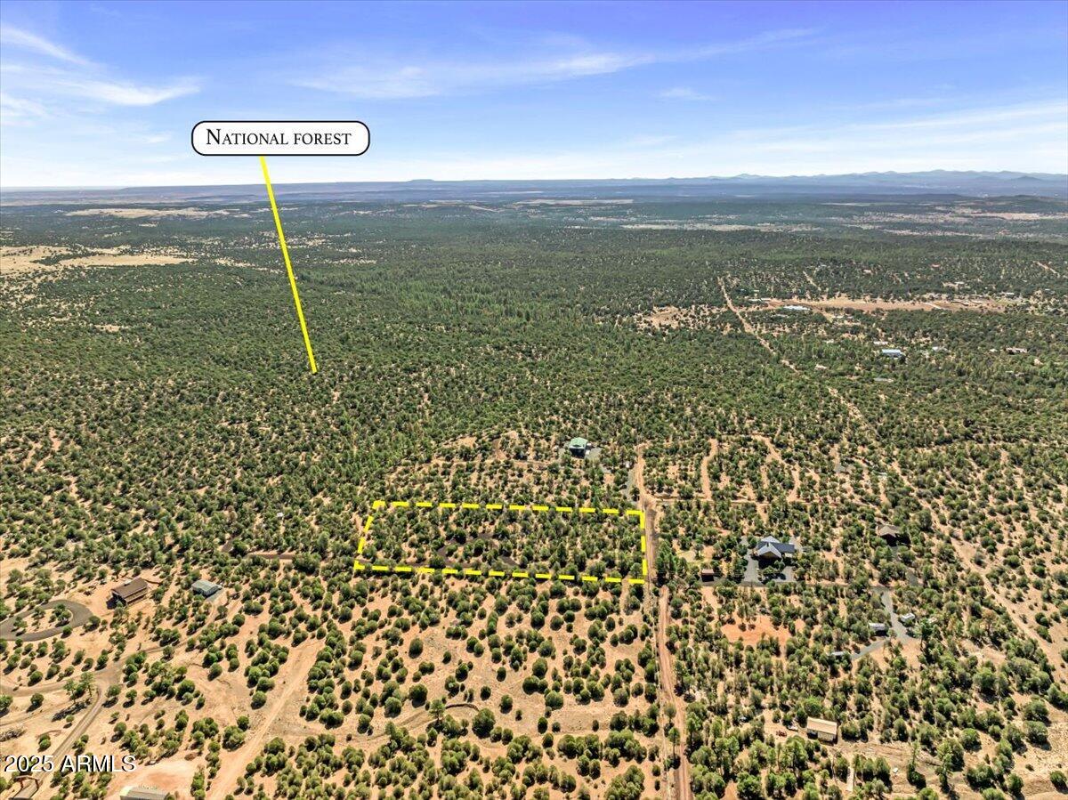 1853 Woolford Road Show Low, AZ 85901 - Photo 13 of 29 a view of a city