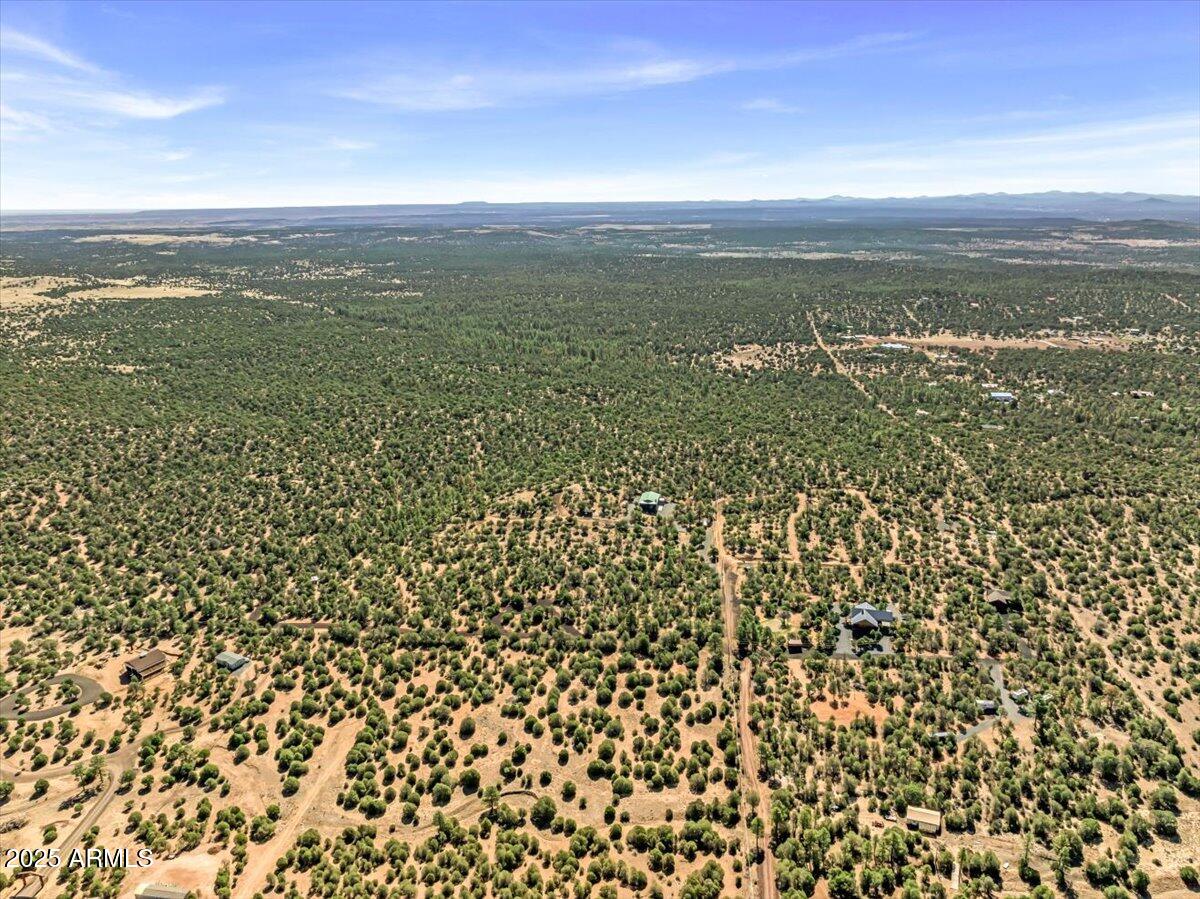 1853 Woolford Road Show Low, AZ 85901 - Photo 14 of 29 a view of city and ocean