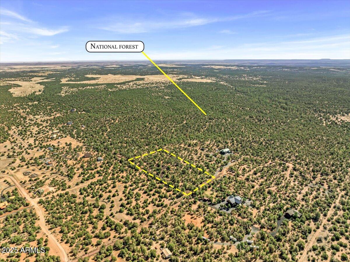 1853 Woolford Road Show Low, AZ 85901 - Photo 15 of 29 a view of a city