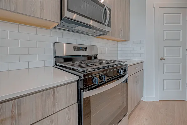 $2,395 | 1643 Solana Drive, Fresno, TX 77545