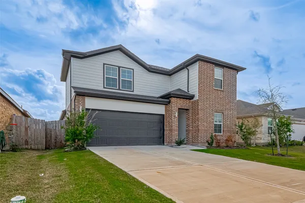 $2,395 | 1643 Solana Drive, Fresno, TX 77545