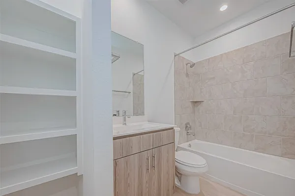 $2,395 | 1643 Solana Drive, Fresno, TX 77545