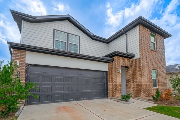 $2,395 | 1643 Solana Drive, Fresno, TX 77545