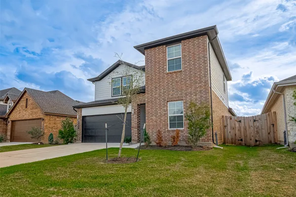 $2,395 | 1643 Solana Drive, Fresno, TX 77545