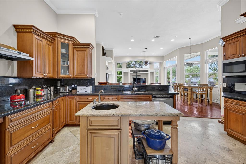 7961 Northwest 90th Avenue Tamarac, FL 33321 - Photo 17 of 40