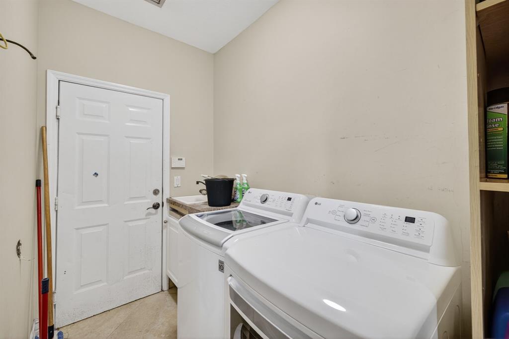 7961 Northwest 90th Avenue Tamarac, FL 33321 - Photo 34 of 40