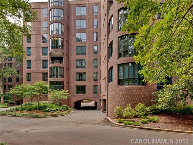 922 Cherokee Road, Unit E2 Charlotte, NC 28207 - Photo 1 of 16 Gallery Image 1