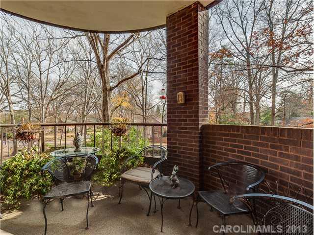 922 Cherokee Road, Unit E2 Charlotte, NC 28207 - Photo 12 of 16 Gallery Image 12