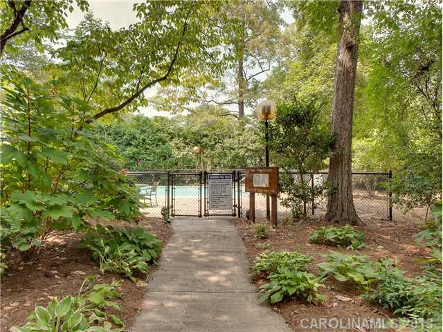 922 Cherokee Road, Unit E2 Charlotte, NC 28207 - Photo 14 of 16 Gallery Image 14