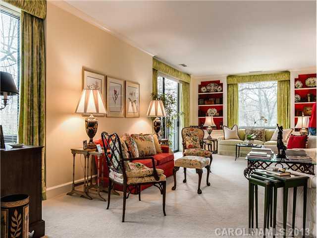 922 Cherokee Road, Unit E2 Charlotte, NC 28207 - Photo 4 of 16 Gallery Image 4