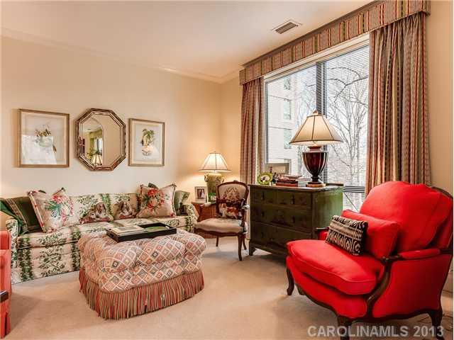 922 Cherokee Road, Unit E2 Charlotte, NC 28207 - Photo 6 of 16 Gallery Image 6