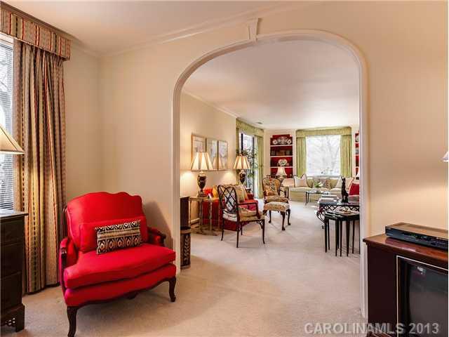 922 Cherokee Road, Unit E2 Charlotte, NC 28207 - Photo 7 of 16 Gallery Image 7