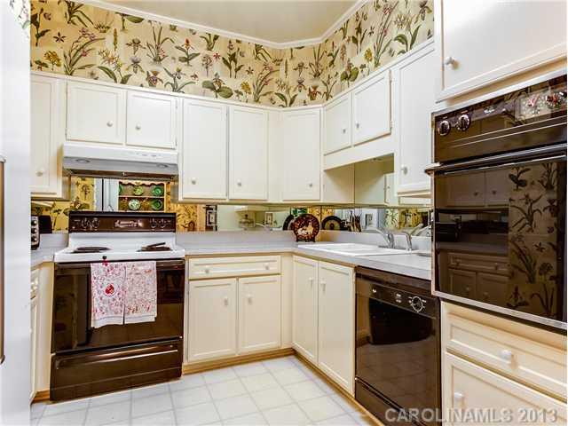 922 Cherokee Road, Unit E2 Charlotte, NC 28207 - Photo 8 of 16 Gallery Image 8