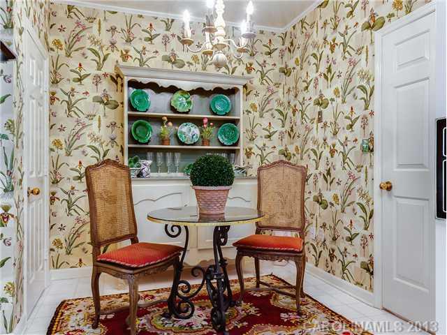 922 Cherokee Road, Unit E2 Charlotte, NC 28207 - Photo 9 of 16 Gallery Image 9