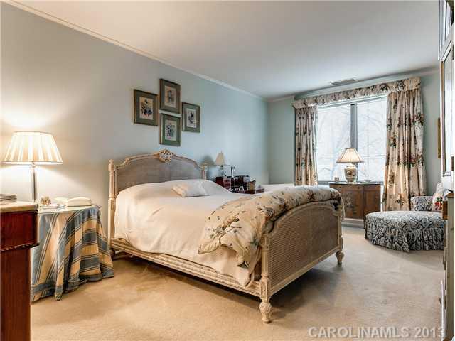 922 Cherokee Road, Unit E2 Charlotte, NC 28207 - Photo 10 of 16 Gallery Image 10