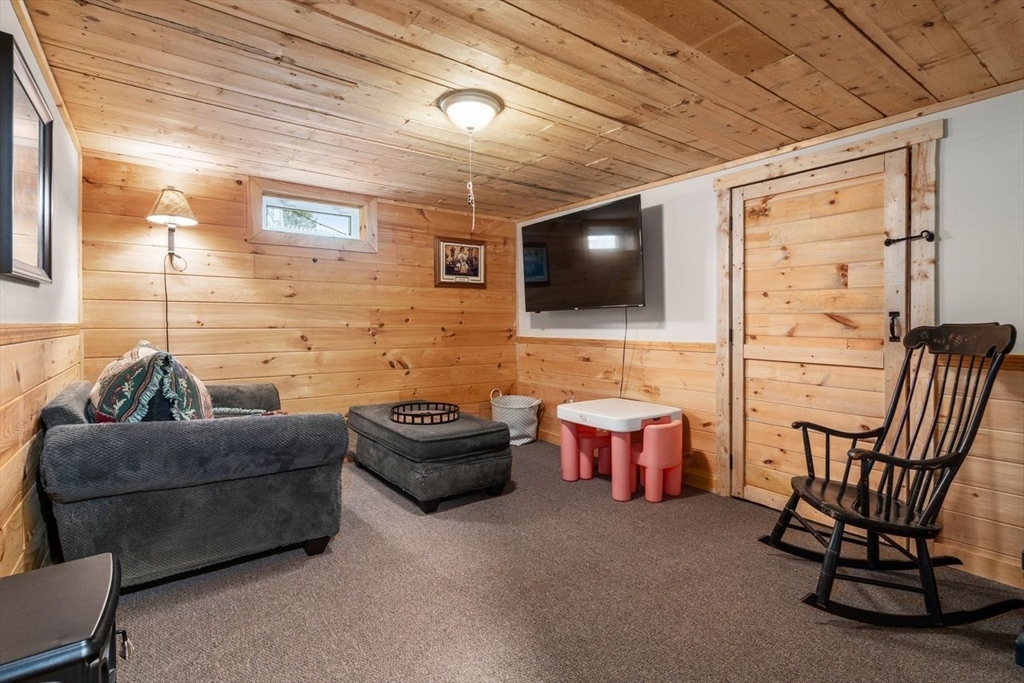 2 Pond Street Uxbridge, MA 01569 - Photo 20 of 25